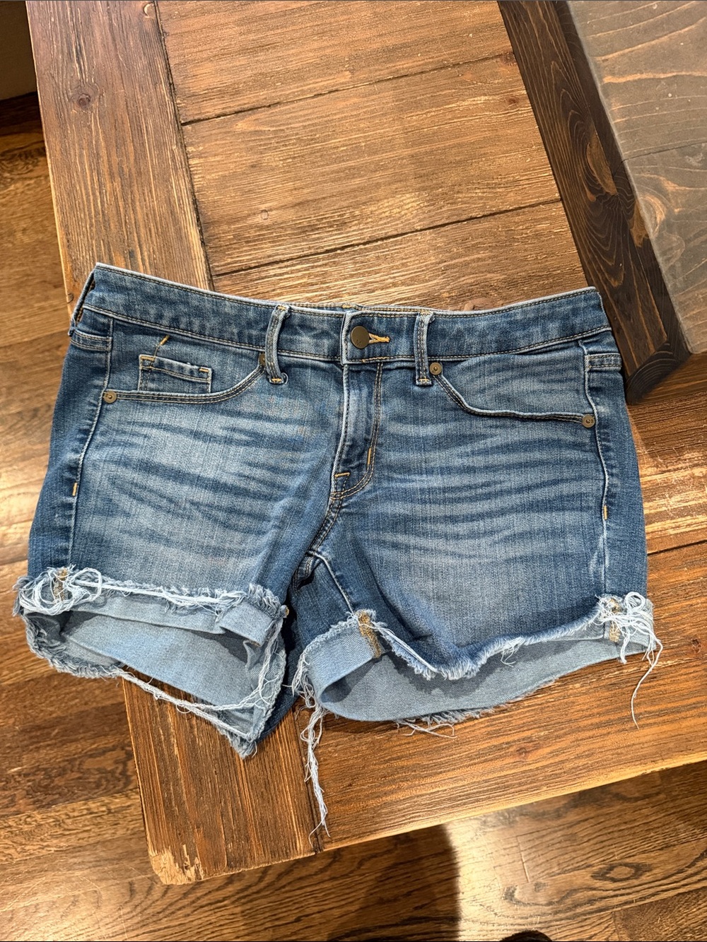Mossimo Denim Mid-Rise Midi Jean Shorts Size 27/4